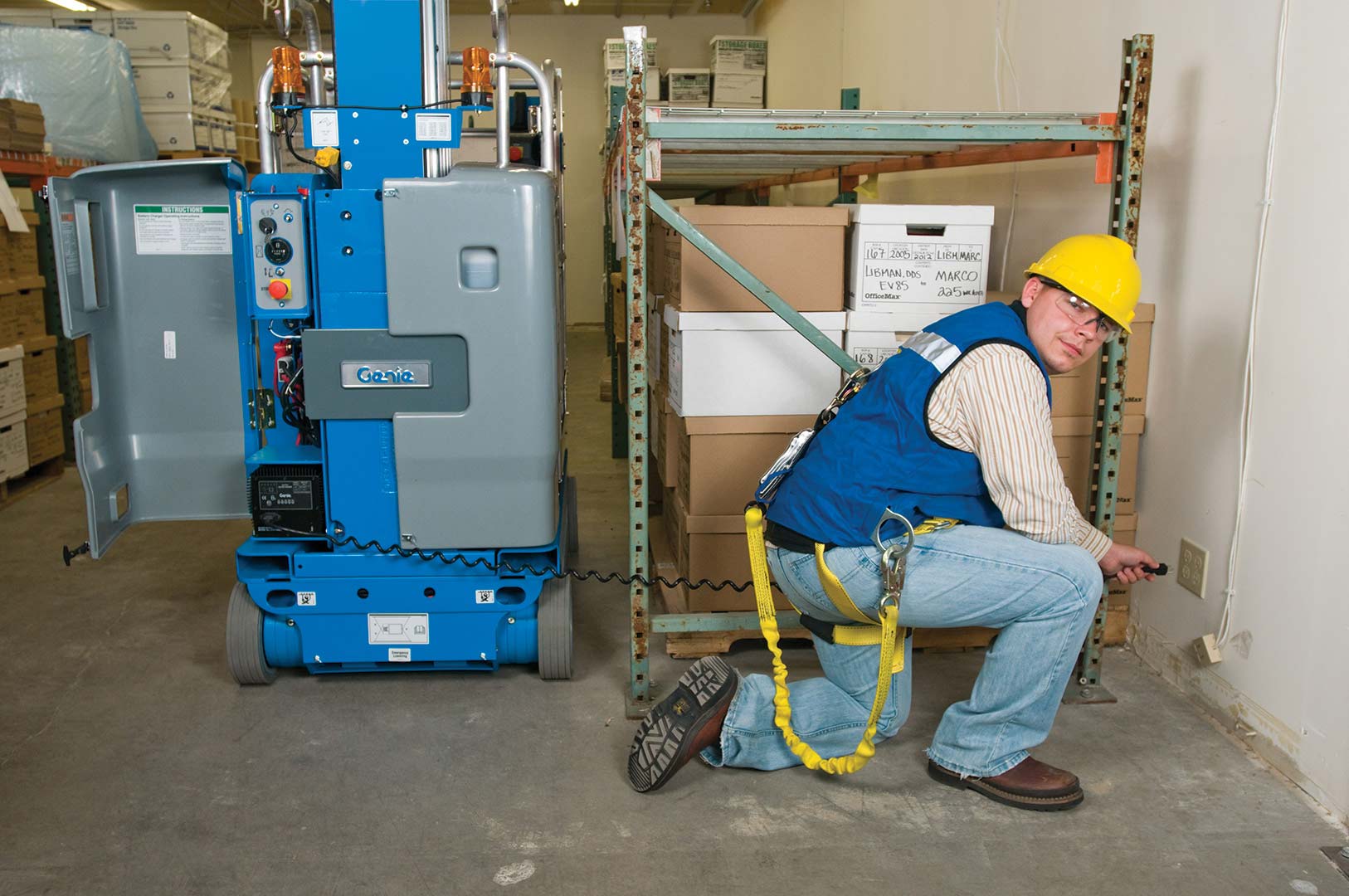 New or Used Rental Genie QS-15   | lift truck rental for sale | National Lift Truck, Inc.