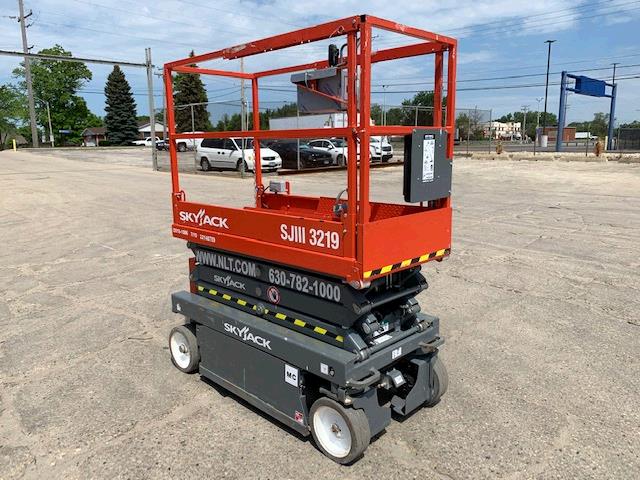 New or Used Rental Skyjack SJIII3219   | lift truck rental for sale | National Lift Truck, Inc.