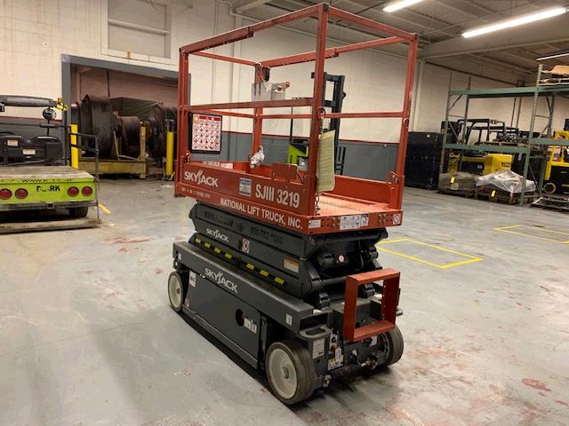 New or Used Rental Skyjack SJIII3219   | lift truck rental for sale | National Lift Truck, Inc.