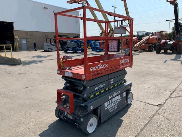 New or Used Rental Skyjack SJIII3219   | lift truck rental for sale | National Lift Truck, Inc.