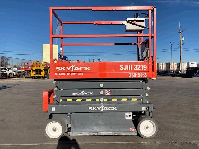 New or Used Rental Skyjack SJ3219   | lift truck rental for sale | National Lift Truck, Inc.