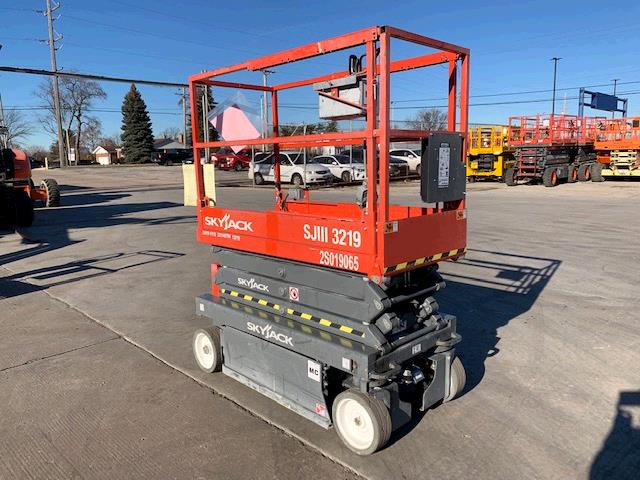 New or Used Rental Skyjack SJ3219   | lift truck rental for sale | National Lift Truck, Inc.