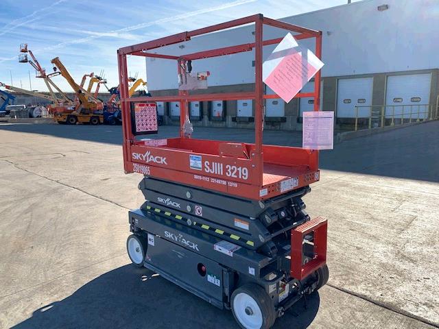 New or Used Rental Skyjack SJ3219   | lift truck rental for sale | National Lift Truck, Inc.