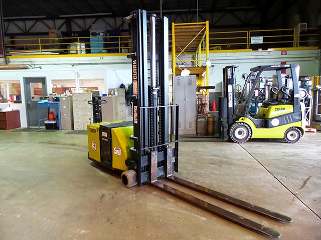 New or Used Rental Clark ST40B   | lift truck rental for sale | National Lift Truck, Inc.