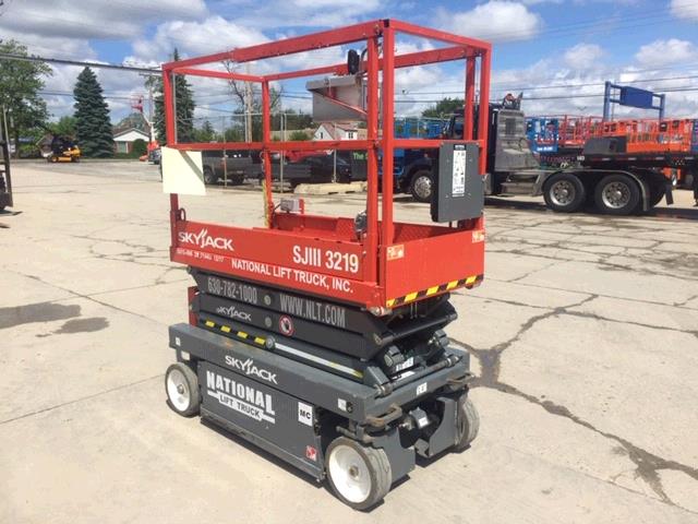 New or Used Rental Skyjack SJIII3219   | lift truck rental for sale | National Lift Truck, Inc.